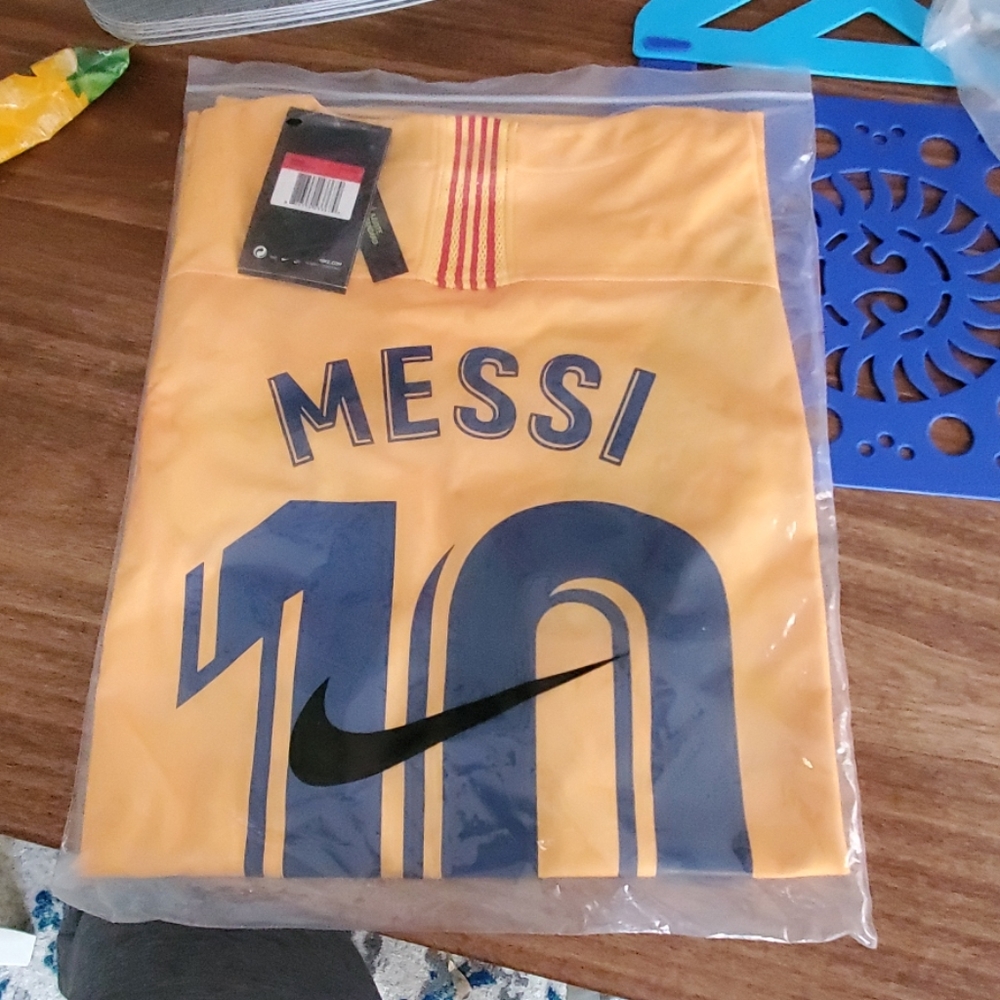 Messi Jersey Yellow 2019 Large Barcelona